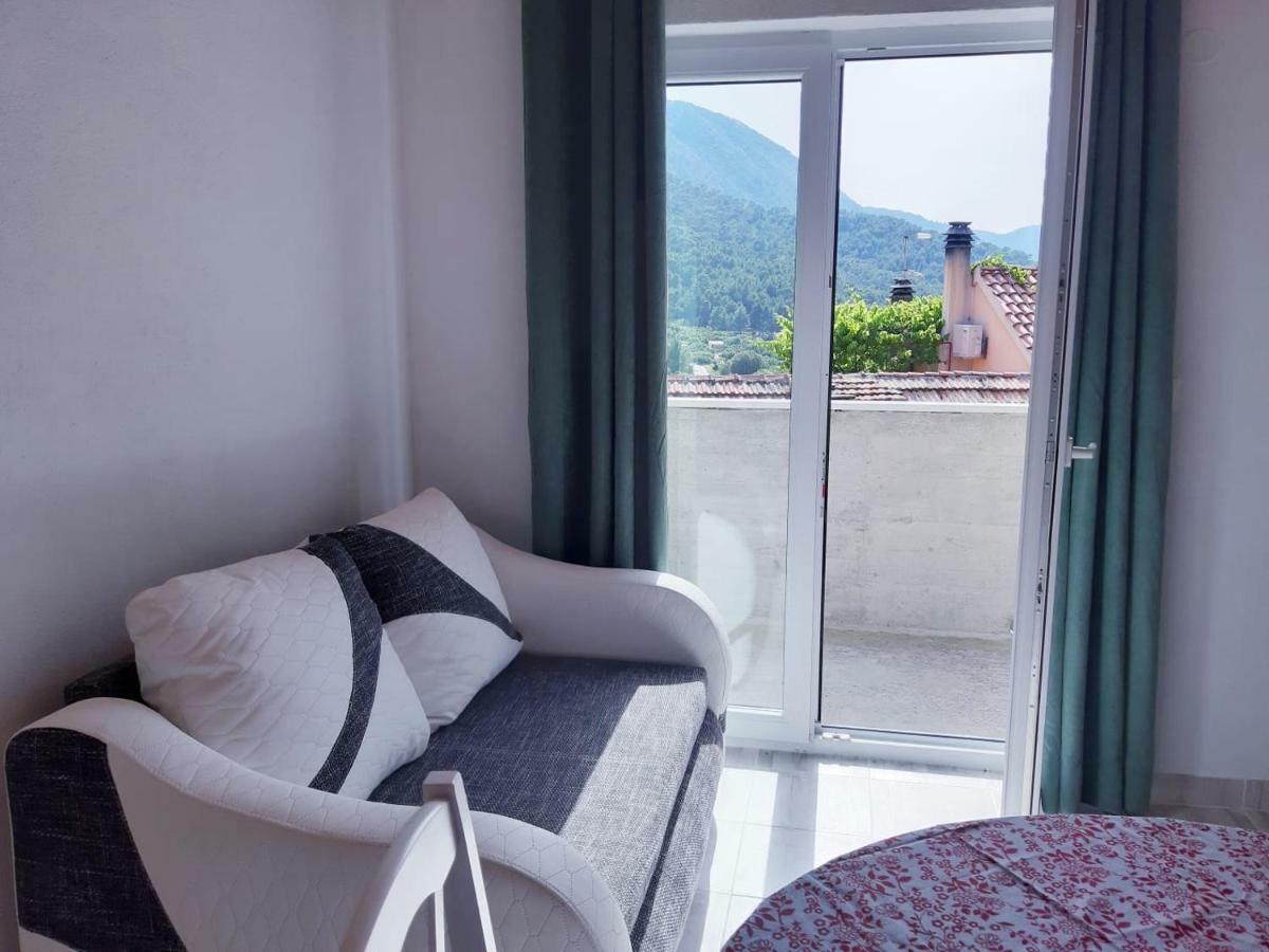Kuca Za Odmor Dobrila Hotel Jelsa  Eksteriør billede
